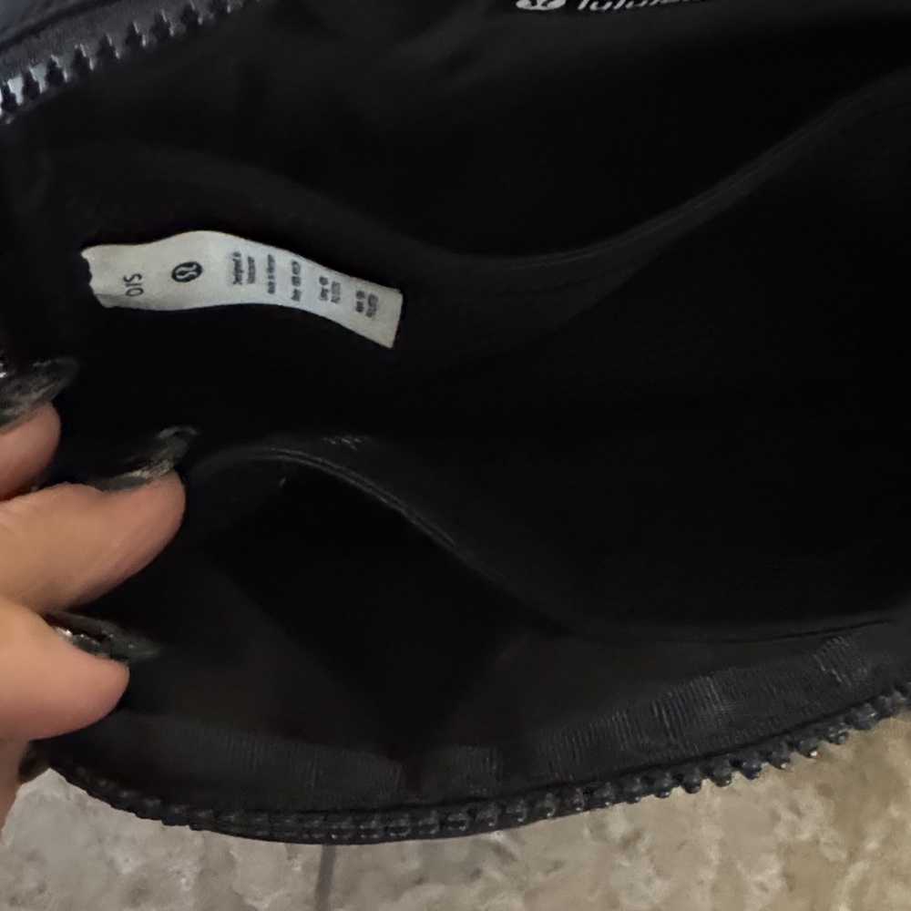 lululemon athletica Black Belt Bag - Picture 4 of 9